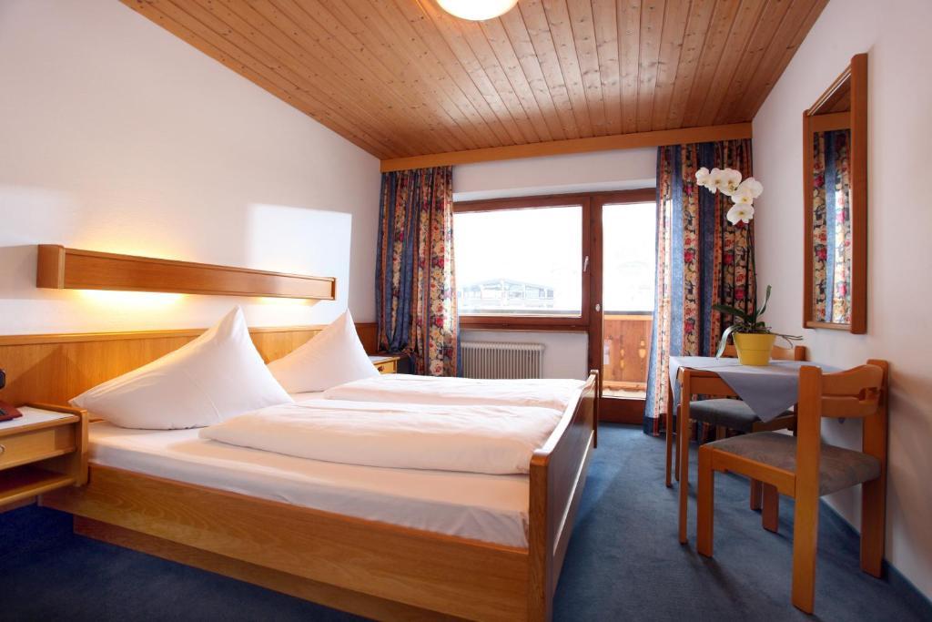 Hotel Taxacher Kirchberg in Tirol Rum bild